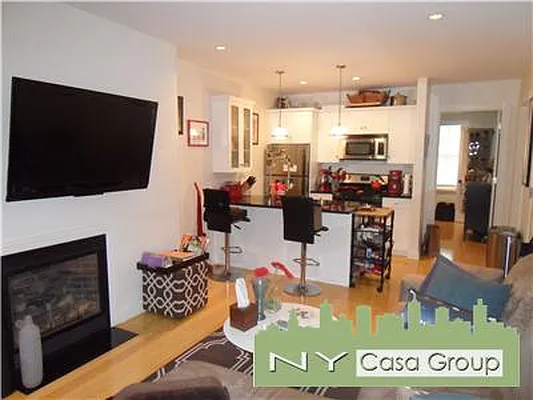 Rented by NY Casa Group | media 16