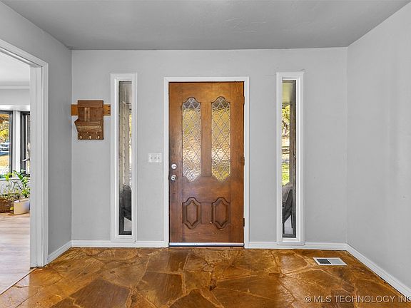 4th image of 620 S Monte Vista St