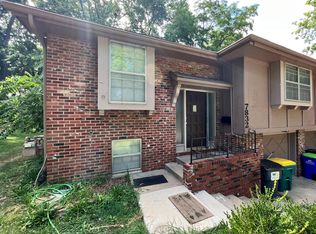7832 Kessler Ln, Overland Park, KS 66204