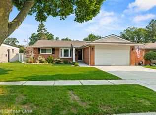 33026 Allen St, Livonia, MI 48154