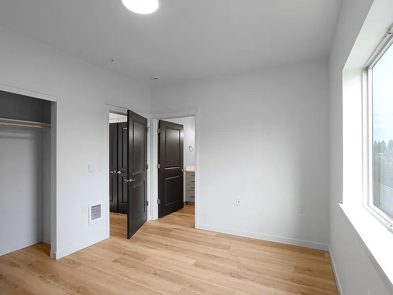 Riddell Rd Apartments — Photo 37