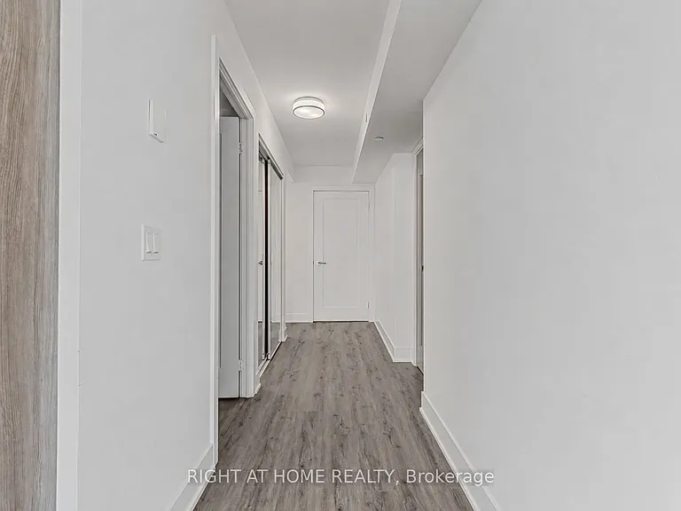 585 Bloor St E #1922 — Photo 12