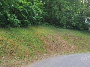 6 Aldersgate Rd, Waynesville, NC 28786