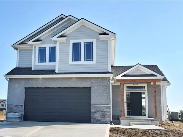 1207 NW 5th St, Oak Grove, MO 64075