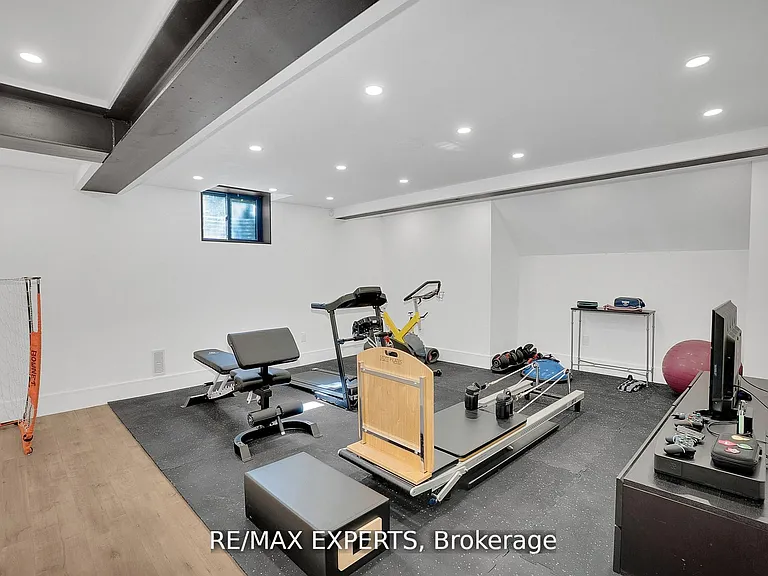 7 Woodvalley Dr — Photo 35