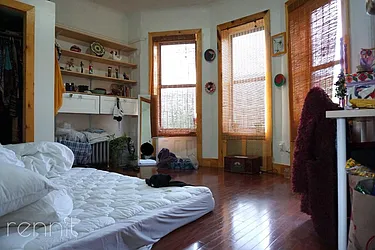Rented by Rennit Inc.