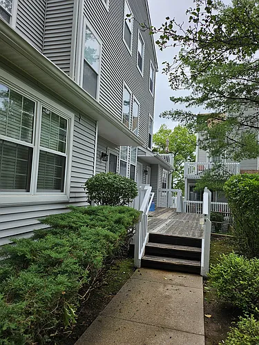 21 Markham Cir Photo 1