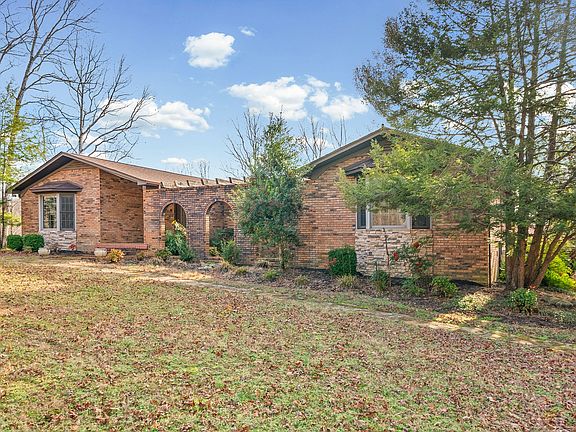 3rd image of 2419 Williams Hollow Rd