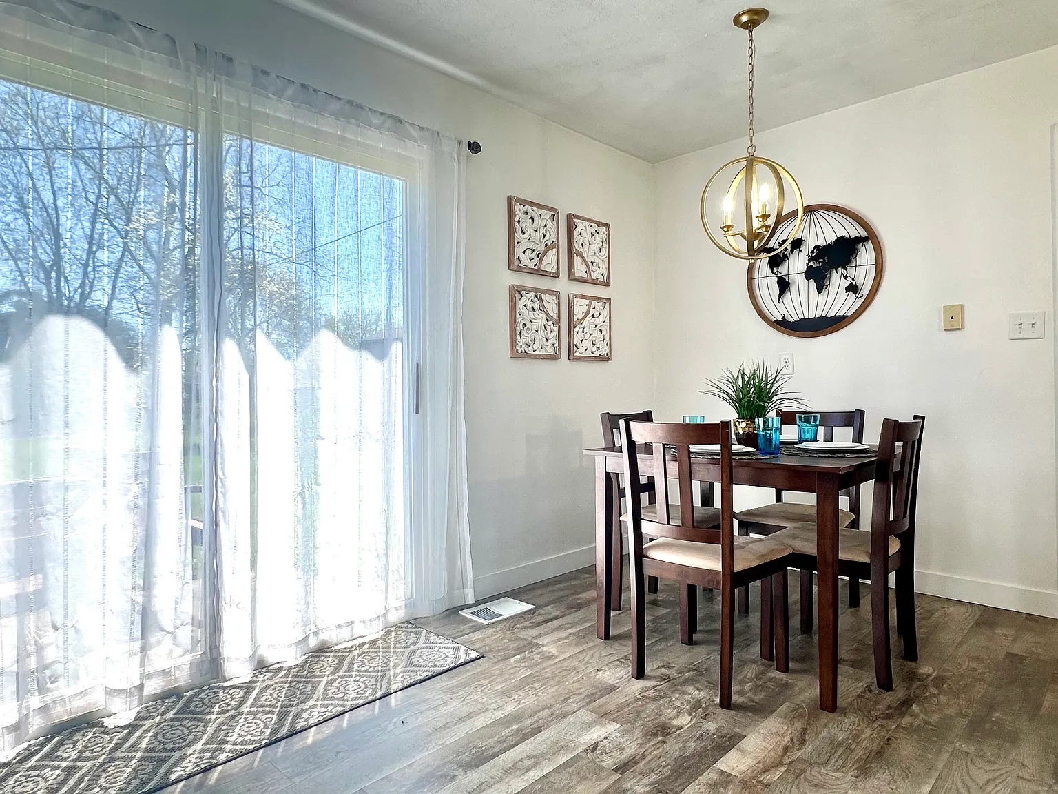 3 bed, $3,795 — Photo 2