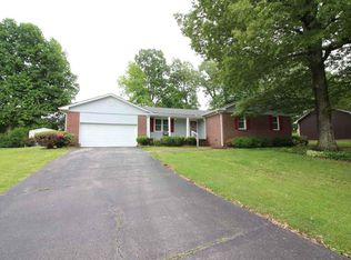 220 Fox Run Dr, Jackson, TN 38305