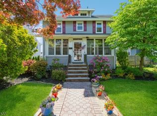 215 Seneca Pl, Westfield, NJ 07090