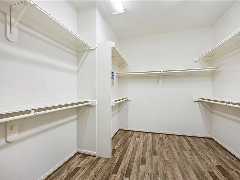 4443 Castle Court Pl — Photo 15