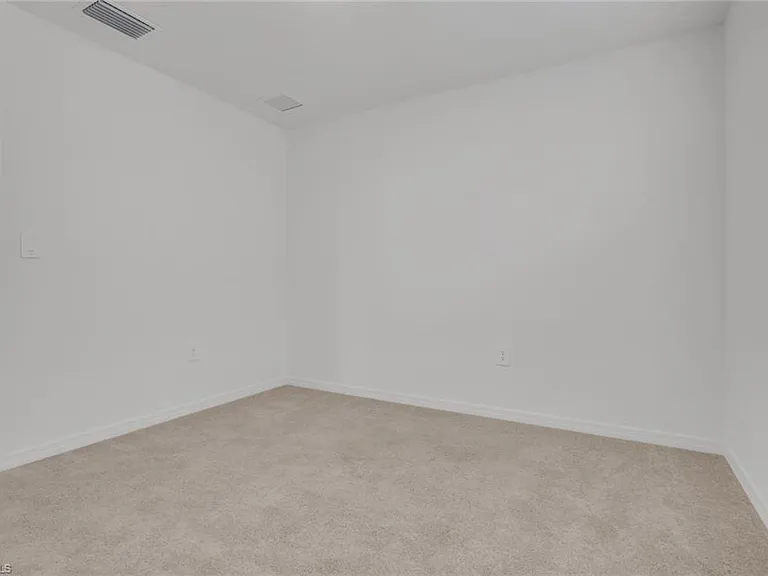 19550 Fairhill Ct — Photo 26
