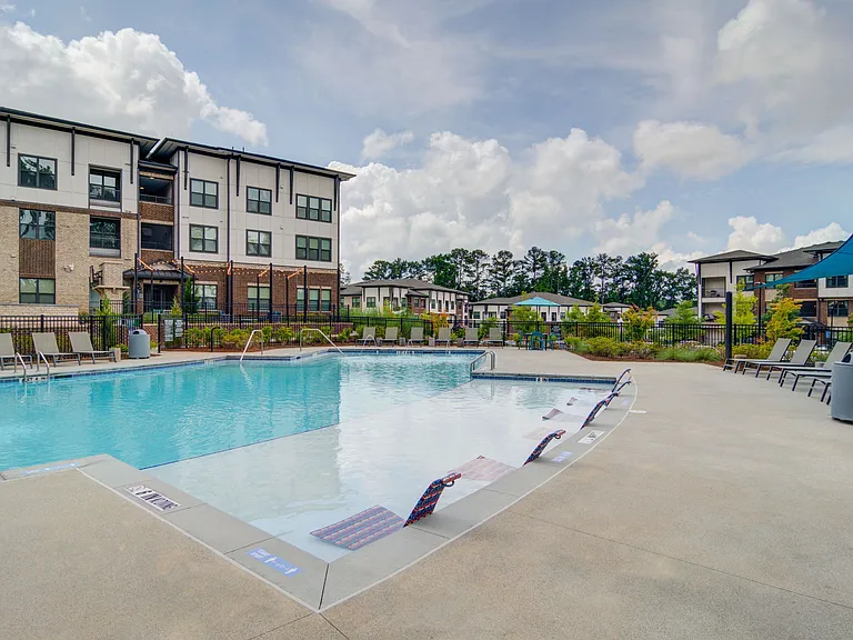 The Edison Sugarloaf Apartments — Photo 12