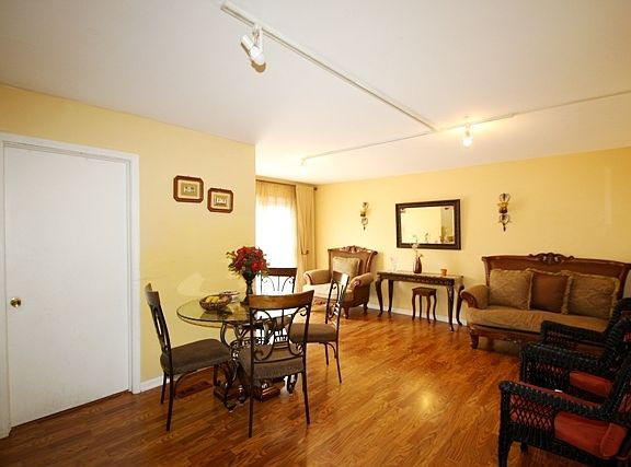 2nd image of 810 Dunbar Ct