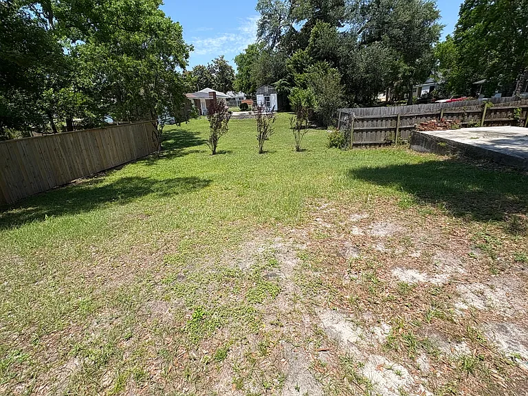 4214 Central St — Photo 12