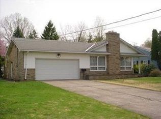 2104 Algonquin Rd, Euclid, OH 44117