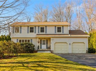 17 Crystal Ln, Bloomfield, CT 06002