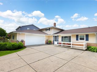 6932 Anthony Ln, Parma Heights, OH 44130