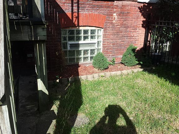 4th image of 3842 S Calumet Ave