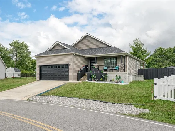 24 Capitol Dr, Crossville, TN 38555
