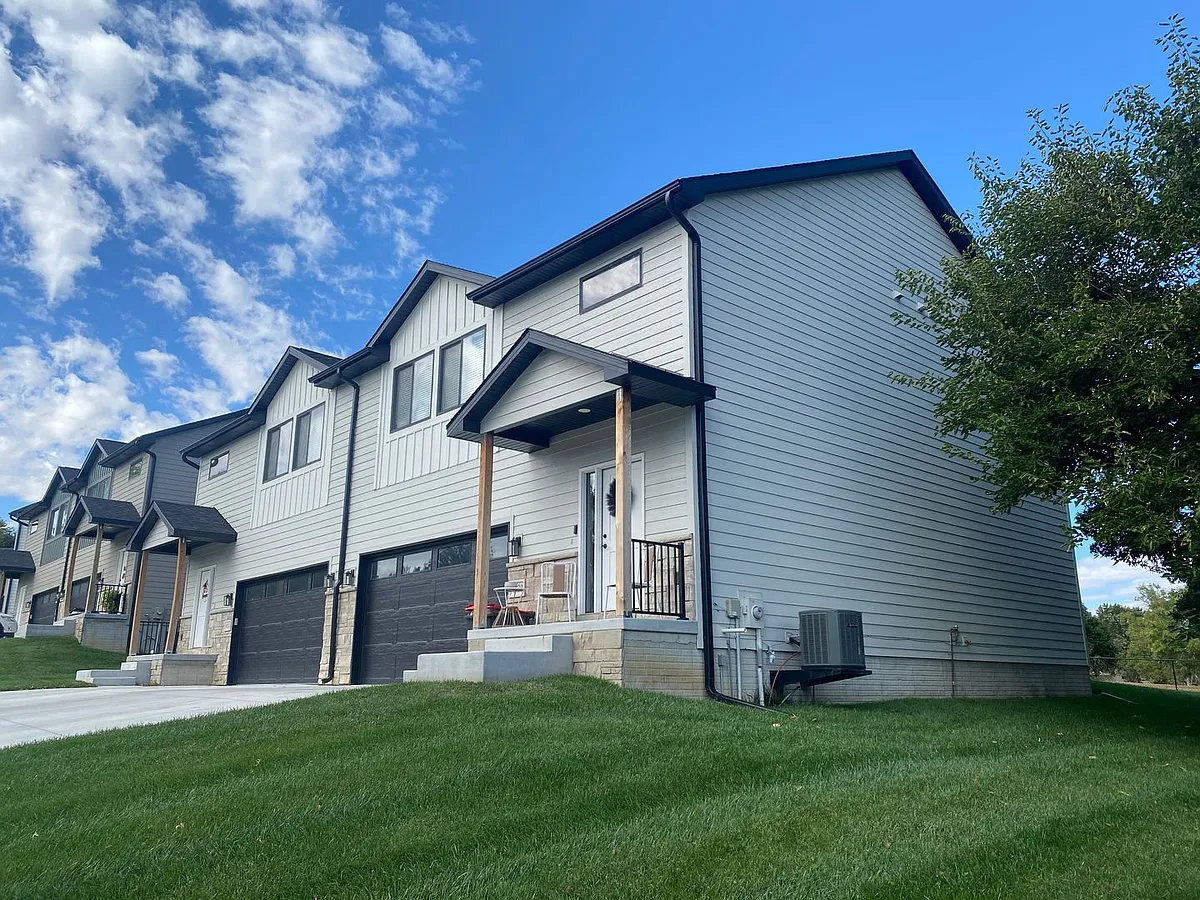Building Photo - 4342-4520 Briarpark Dr