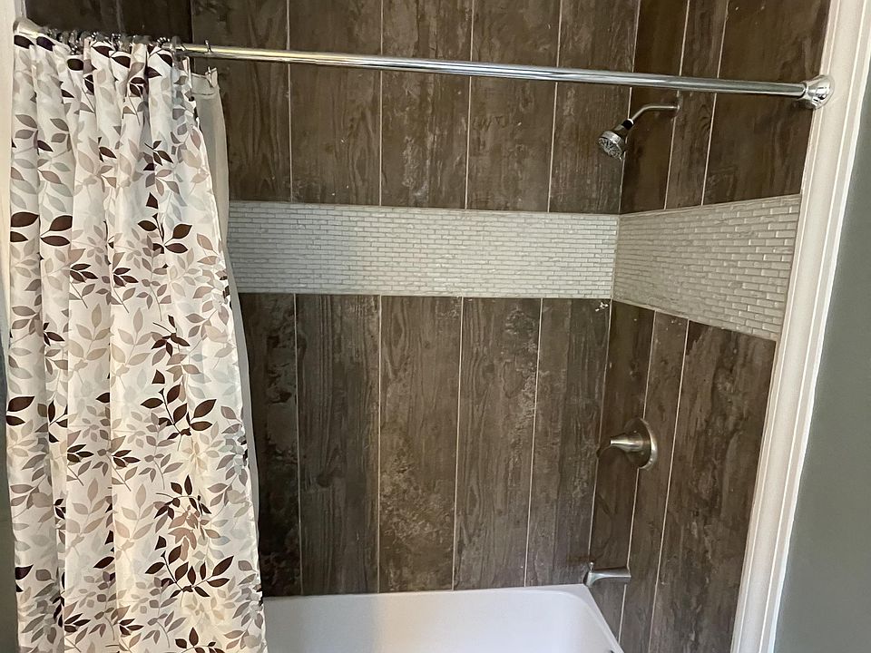 1st image of 3317 Graceland Ave #3