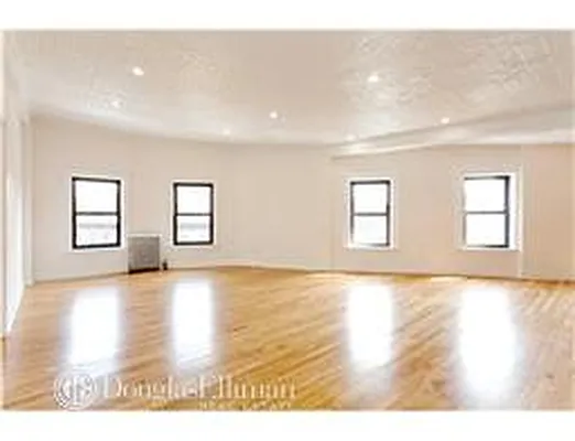 Rented by Douglas Elliman | media 19