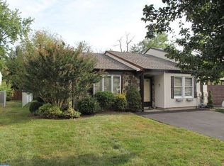 739 Tennyson Dr, Warminster, PA 18974