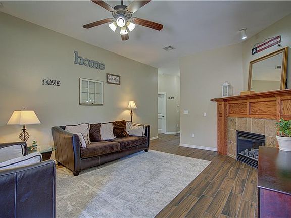 3rd image of 10729 SW 31st Ct