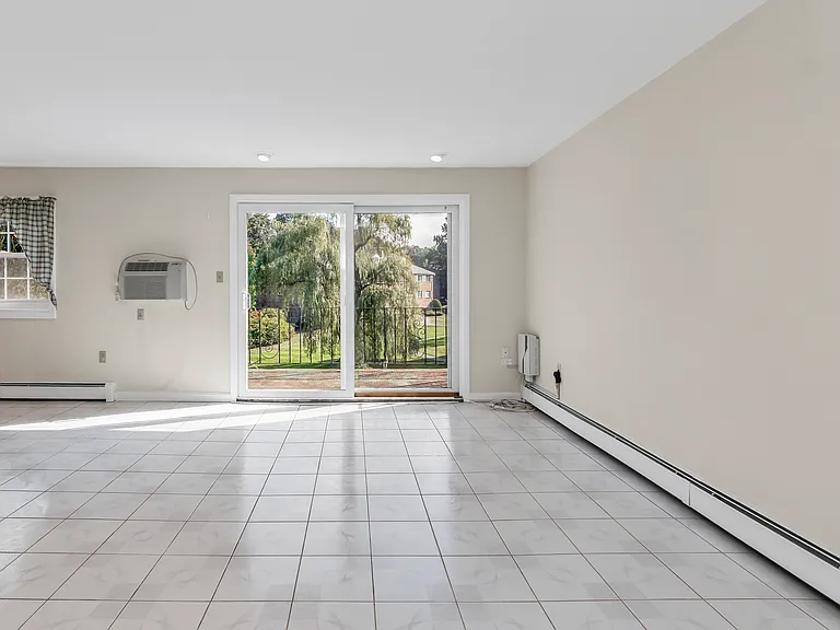 35 Fernview Ave #5 — Photo 10