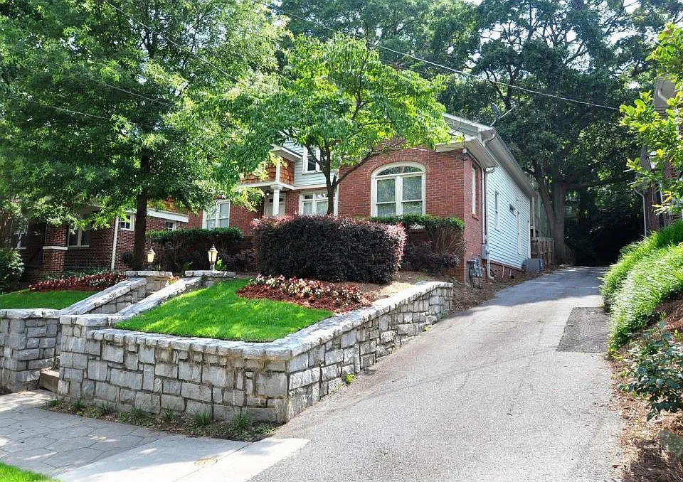 665 Somerset Ter NE