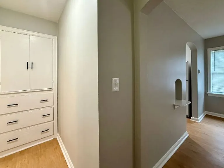 440 N Indiana Ave — Photo 1