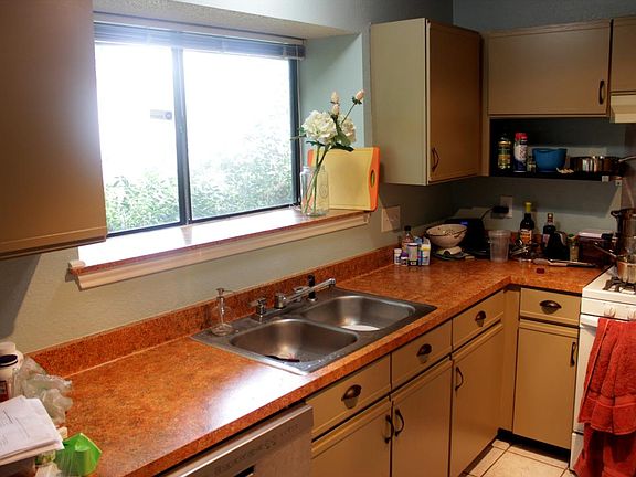 4th image of 1414 Elm Brook Dr