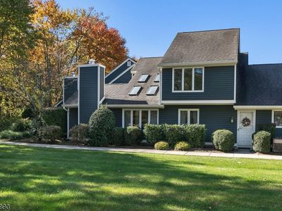 18 Village Dr, Basking Ridge, NJ, 07920