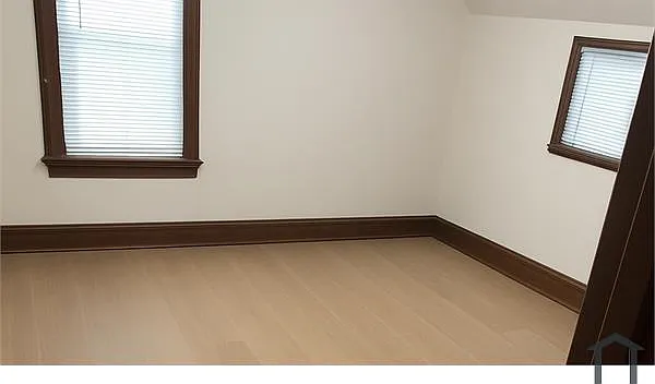 1425 W Burleigh St — Photo 9