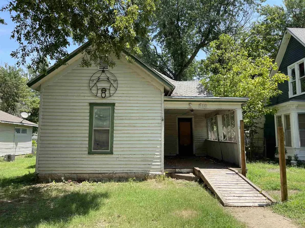 810 N C St, Arkansas City, KS 67005