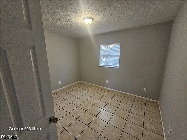 2708 Broadway — Photo 5