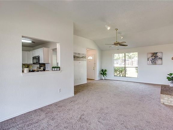 5th image of 2109 Rockbluff Dr