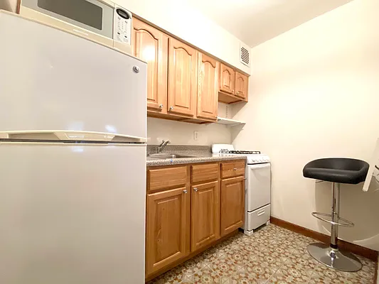 Rented by Compass | media 11