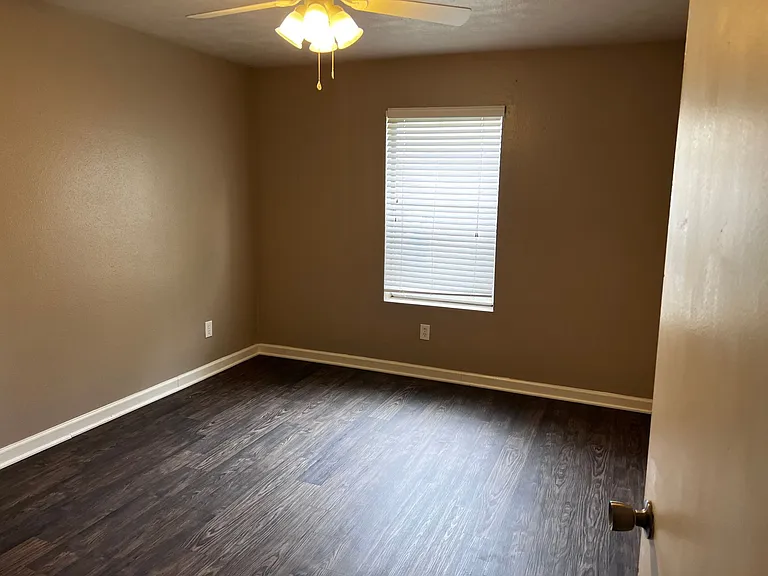 Brazos Point Apartments — Photo 8