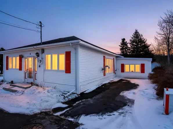 5 Butt's Avenue, Carbonear, NL A1Y1A3