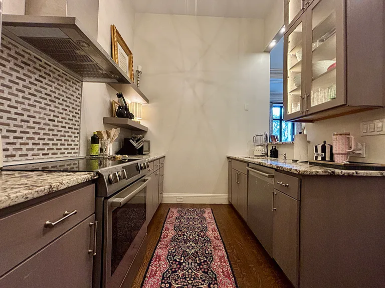 403 Commonwealth Ave #2F — Photo 1