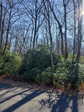 2nd image of Algonkin Rd