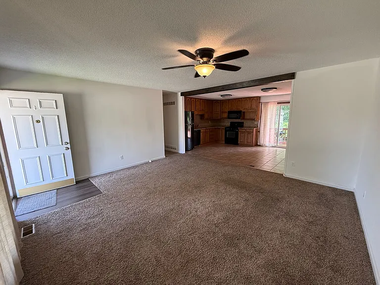 5360 Glencullen Way — Photo 6