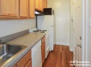 3927 N Pine Grove Ave #1F, Chicago, IL 60613