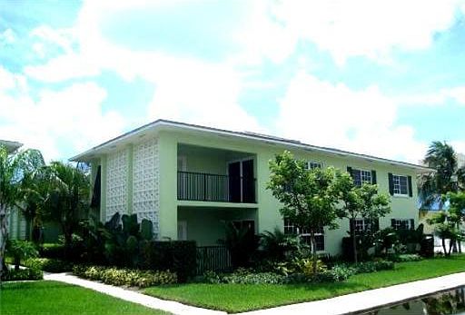 1st image of 110 N Lakeside Dr APT 5