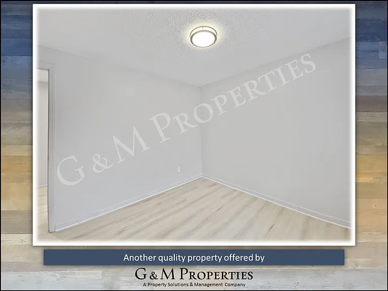 44 Chester Ave — Photo 21