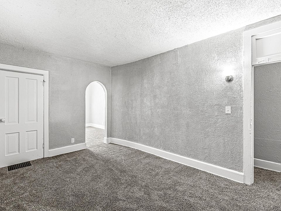 1st image of 315 W Ewing Ave #2