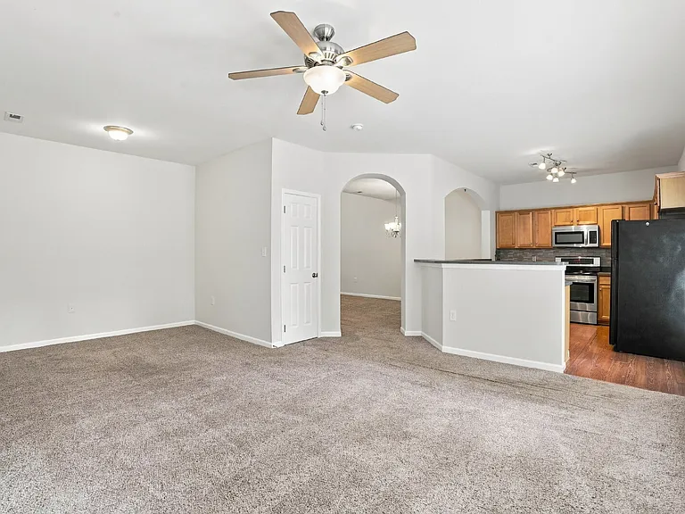345 Doughton Ln — Photo 7